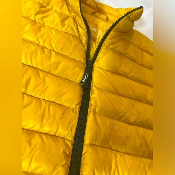 AE Outfitters Yellow Puffer Jacket
Duck Down
Size Med - Picture 4 of 7